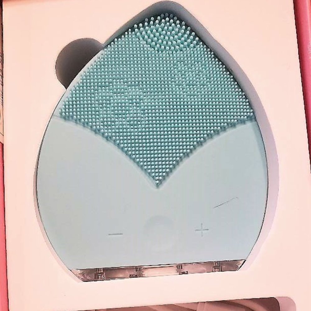 Massage Facial Instrument Never Used Brand New to Exfoliate your Face